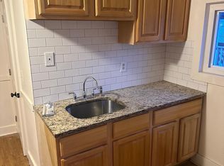 35 Minerva St APT 5, Derby, CT 06418