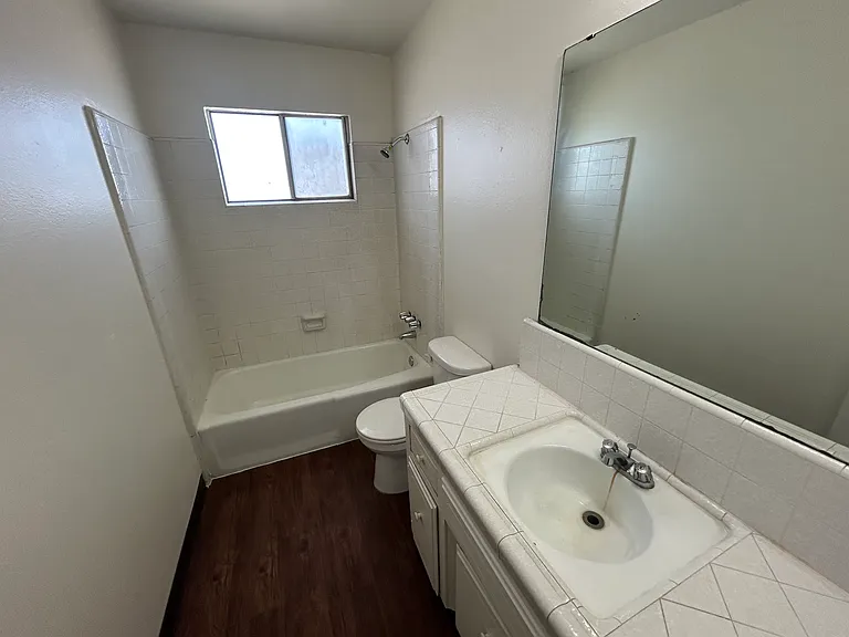 6019 N College Ave #M — Photo 7
