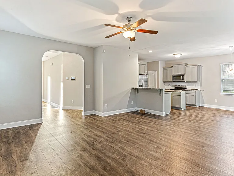 2240 Mannington Dr — Photo 16