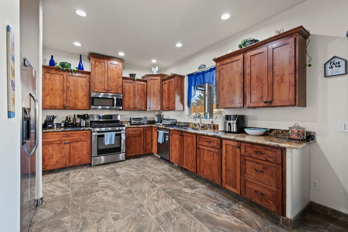 Super Spacious Kitchen