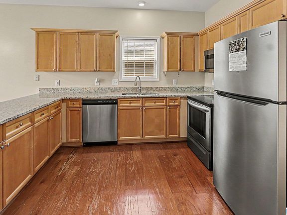 4th image of 2026 Village Ln
