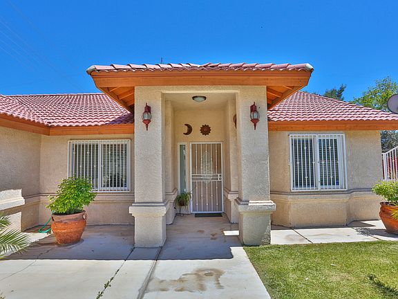 5th image of 16457 Llanda Ave