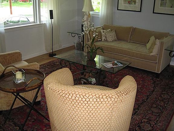 Living room ( previous tenants )