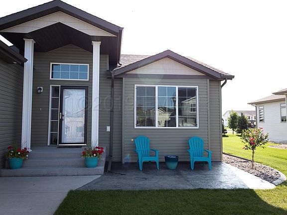 3rd image of 3031 3rd St E