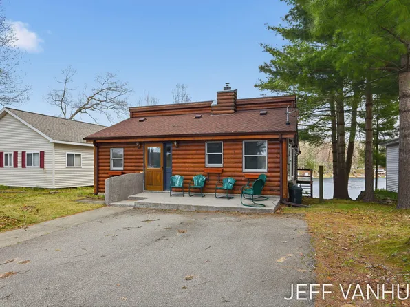 10150 S Lakeside Ridge Rd, Baldwin, MI 49304
