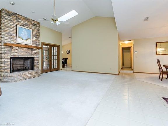 5th image of 234 Shady Oaks Cir