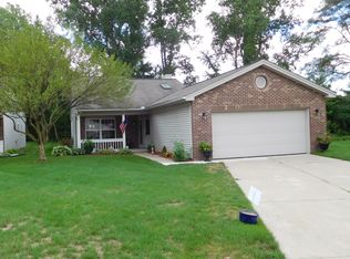 39221 Armstrong Ln, Westland, MI 48185