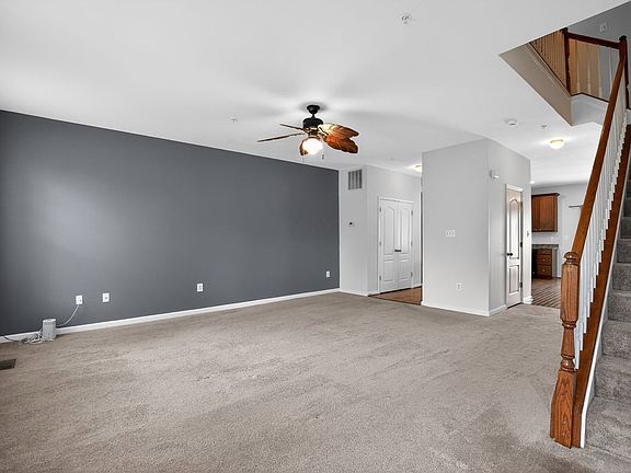 2nd image of 2864 Hedgerow Pl