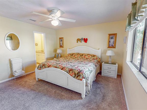 3rd image of 18 Village Las Palmas Cir