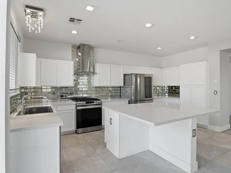 108 Milicity Rd — Photo 8