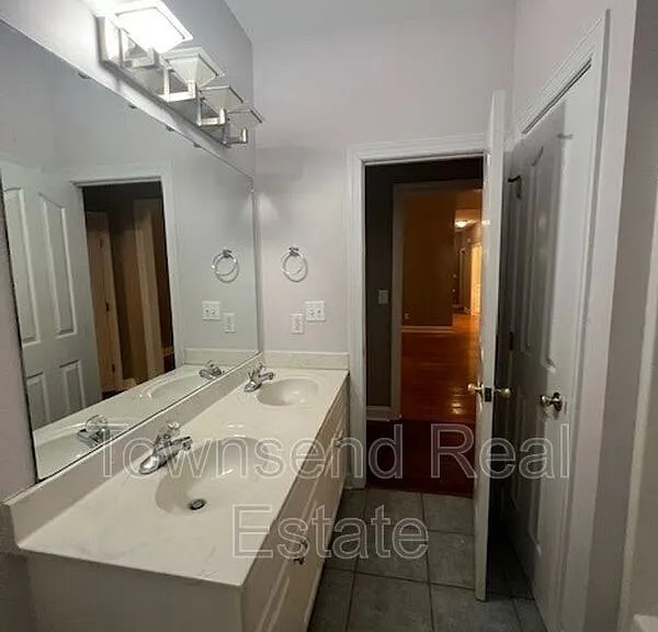 305 W Summerchase Dr — Photo 10