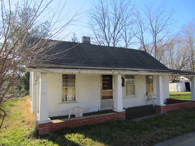 2nd image of 369 Wake Pl