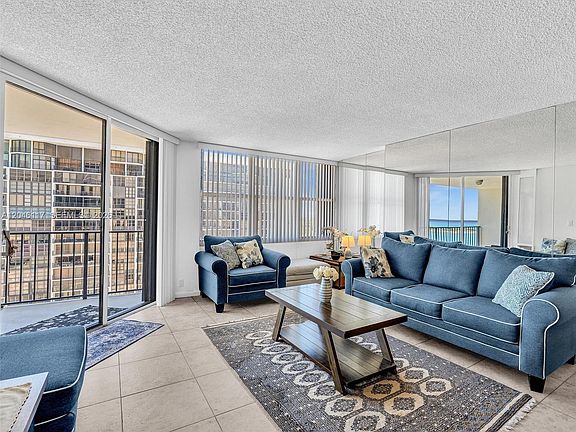 3rd image of 1901 Brickell Ave APT B1203