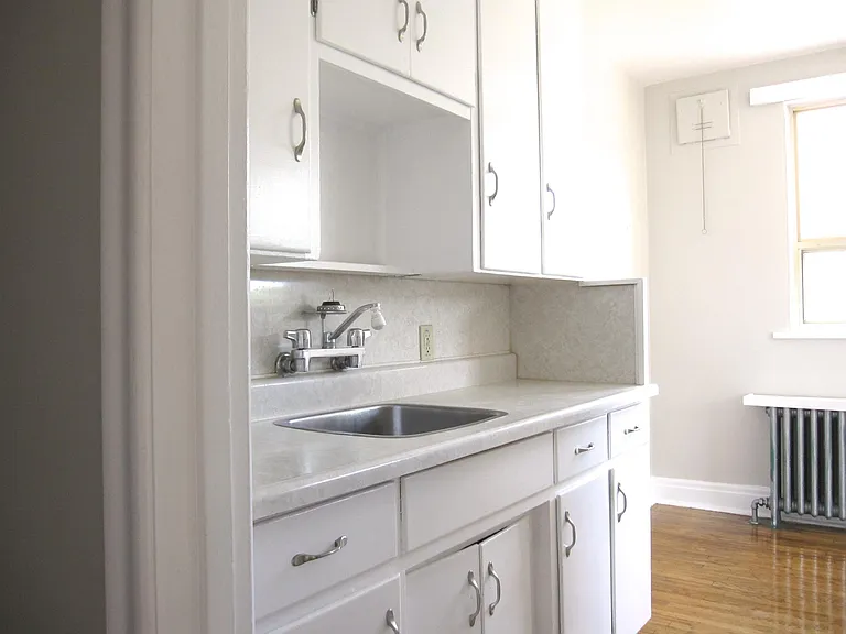 16 Church St E #9 — Photo 11
