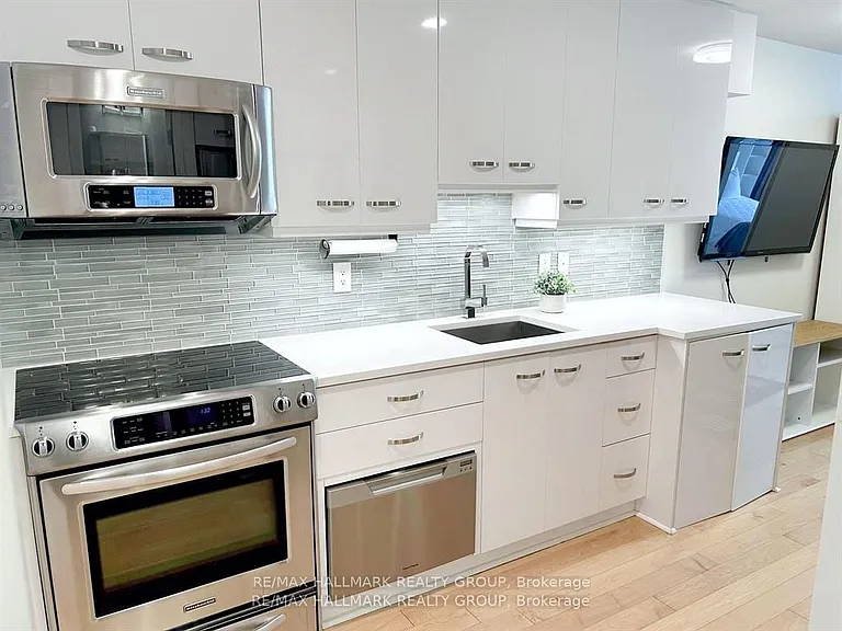 202 Saint Patrick St #12 — Photo 6