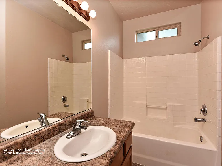 700 N Main St — Photo 12