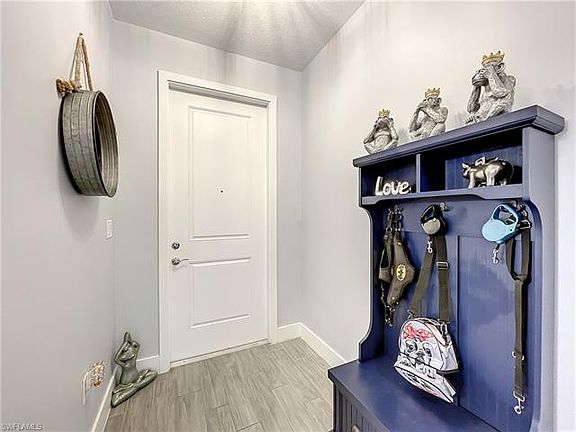 3rd image of 5534 Soria Ave
