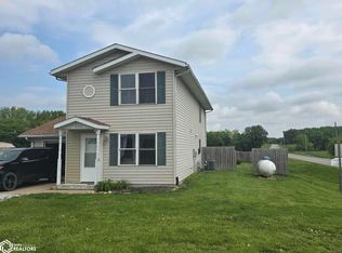 602 10th St, Bonaparte, IA 52620