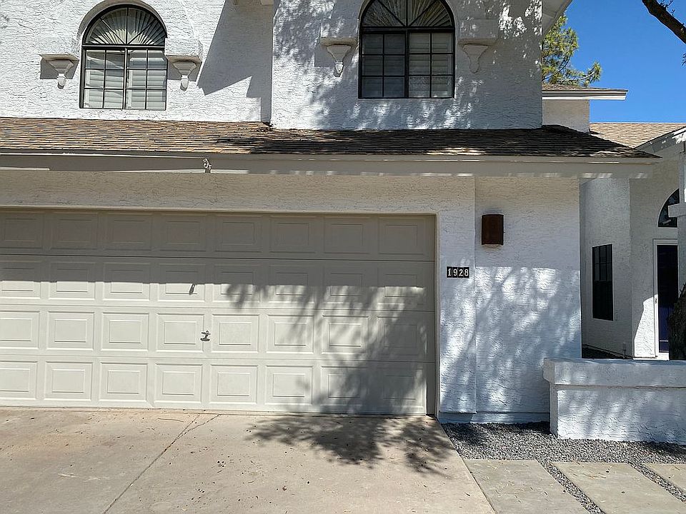 1st image of 1928 E La Vieve Ln