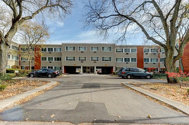1st image of 1139 Leavitt Ave APT 207