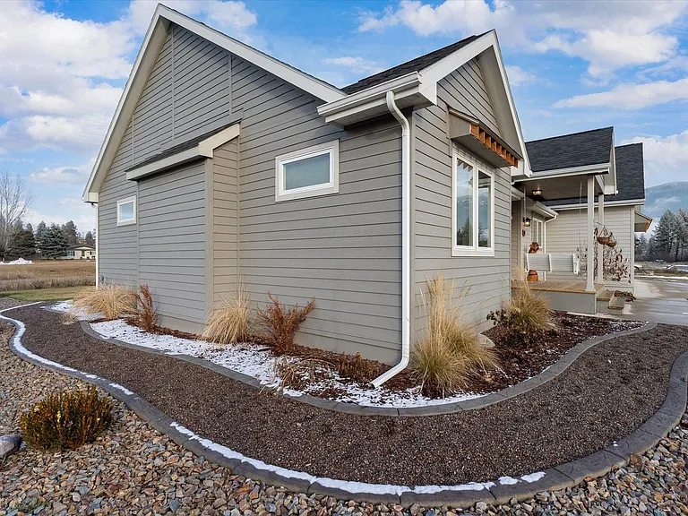 1015 Riparian Dr — Photo 36