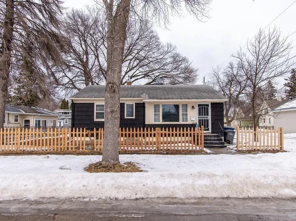 312 9th Ave S, Moorhead, MN 56560