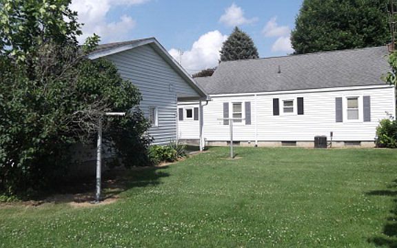 4th image of 805 Sherman St