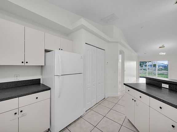 5th image of 2033 Andalusia Blvd