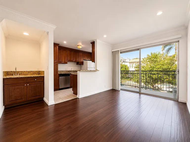 1831 Camden Ave — Photo 14