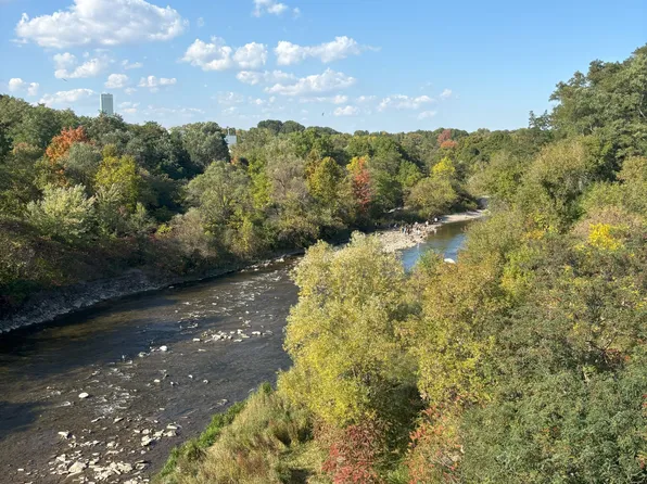 1631 Eglinton Ave W, Mississauga, ON L5M 7C1