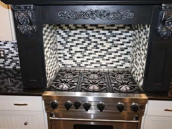 3rd image of 6265 Westgate Dr