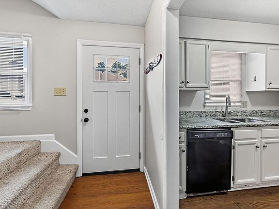 4th image of 4131 Kaplan Dr