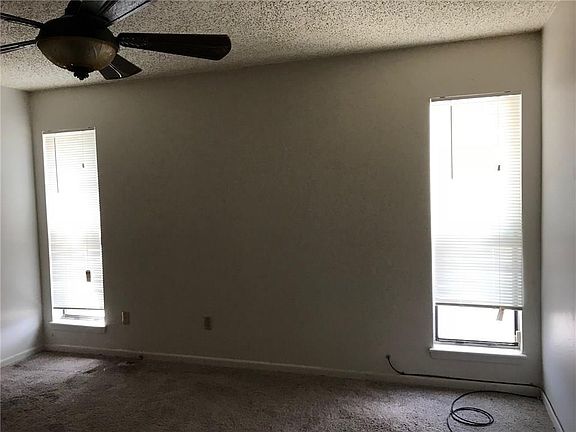 5th image of 100 Horn Dr