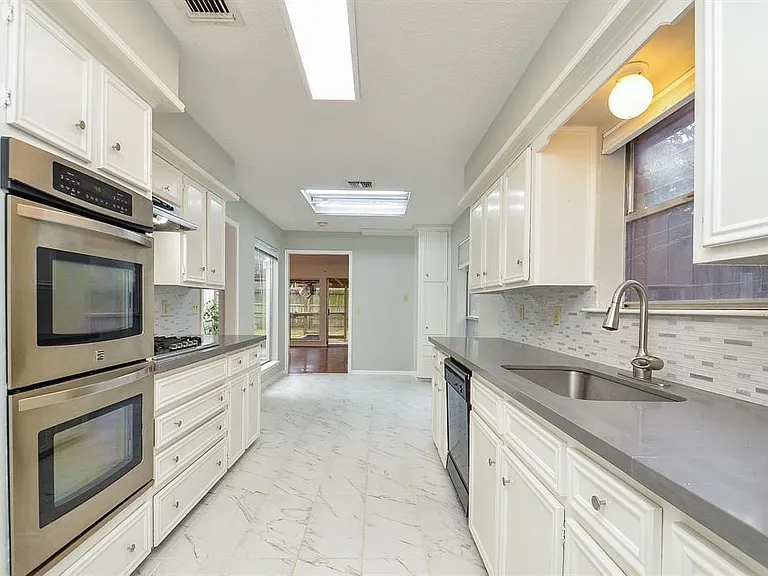15815 Boulder Oaks Dr — Photo 17