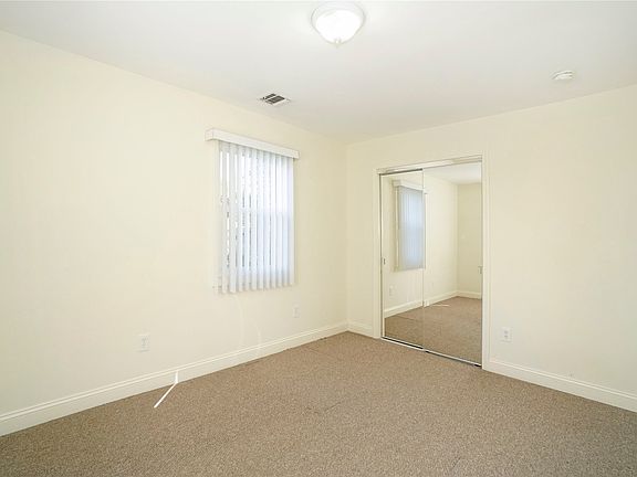 5th image of 340 Ronkonkoma Ave