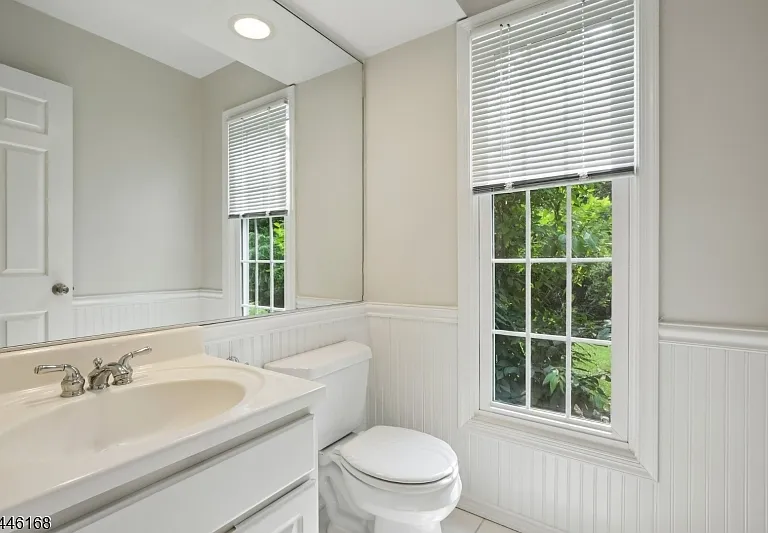 85 Laurelwood Ct — Photo 16