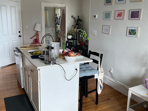 2nd image of 2 Ivaloo St #6