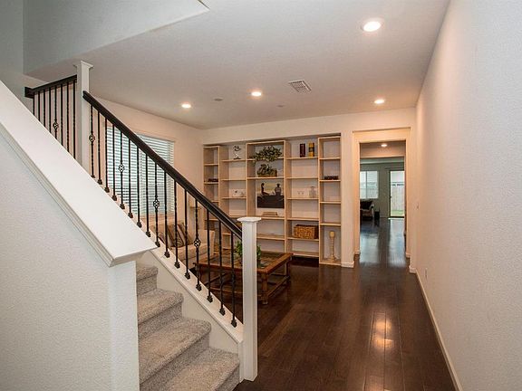 3rd image of 9354 Bear Grass Cir