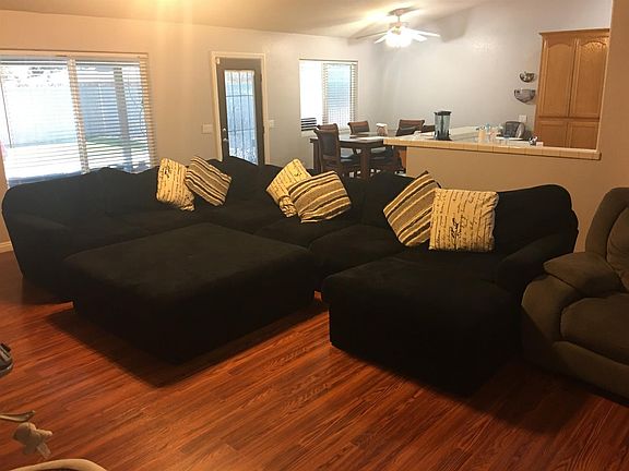 3rd image of 1221 Oasis Dr