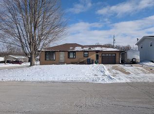 2490 Crissy Dr, Dubuque, IA 52001