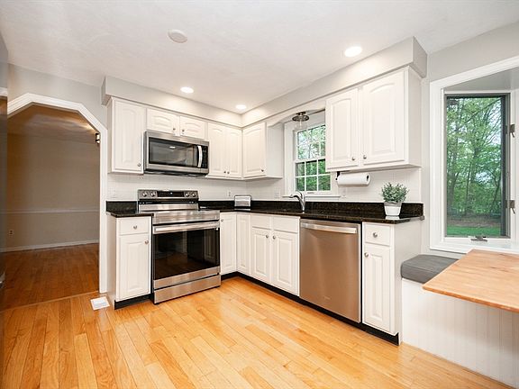 4th image of 4 Shepardsville Dr