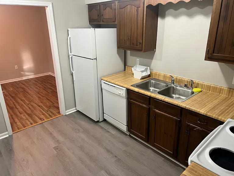 107 Molloy Ct — Photo 5