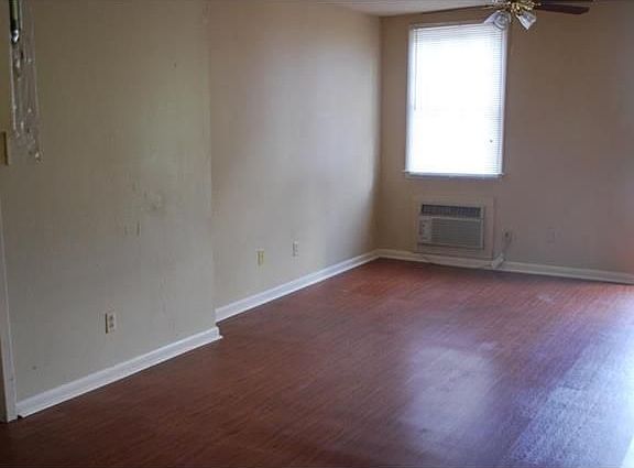 2nd image of 8512 Hickory St