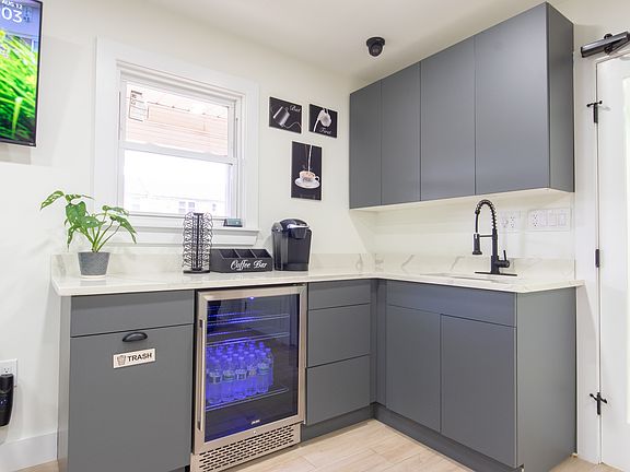 3rd image of 500 Adams Ln #1B-1Ba-1086Sqft