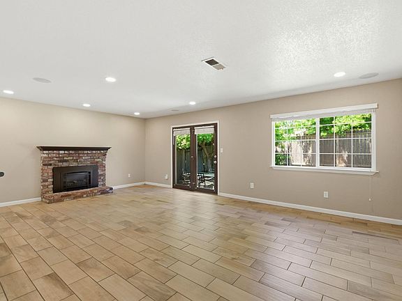 4th image of 636 Saint Mary Drive