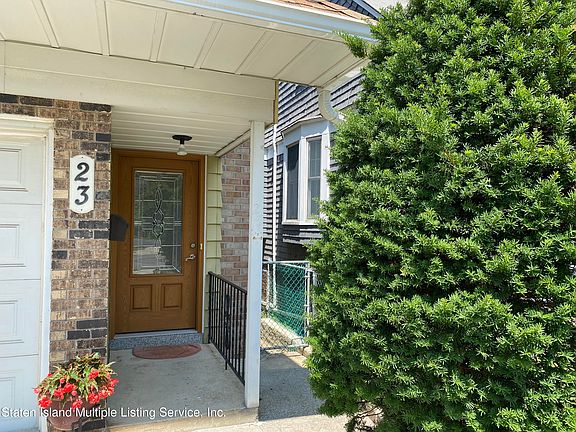 3rd image of 23 Van Cortlandt Ave