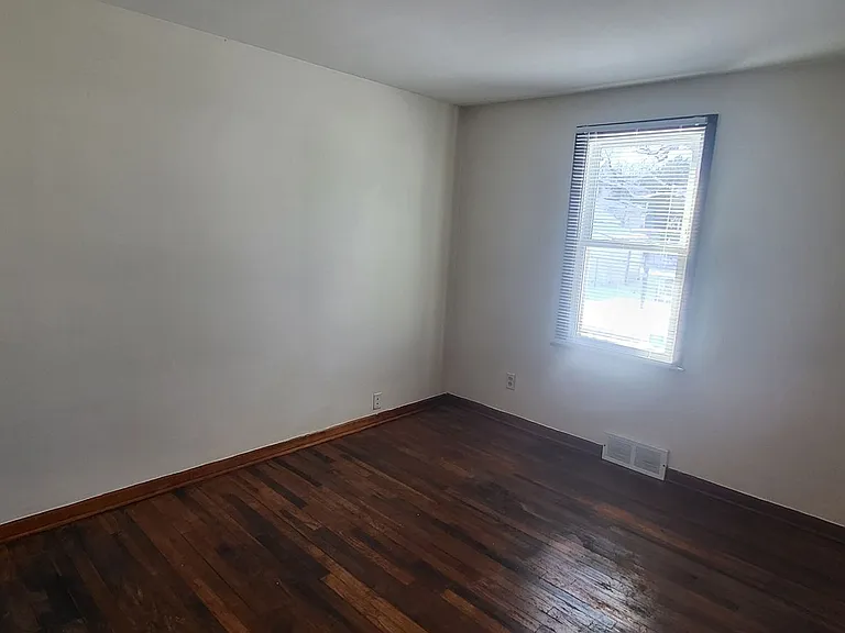 179 Lake St — Photo 10