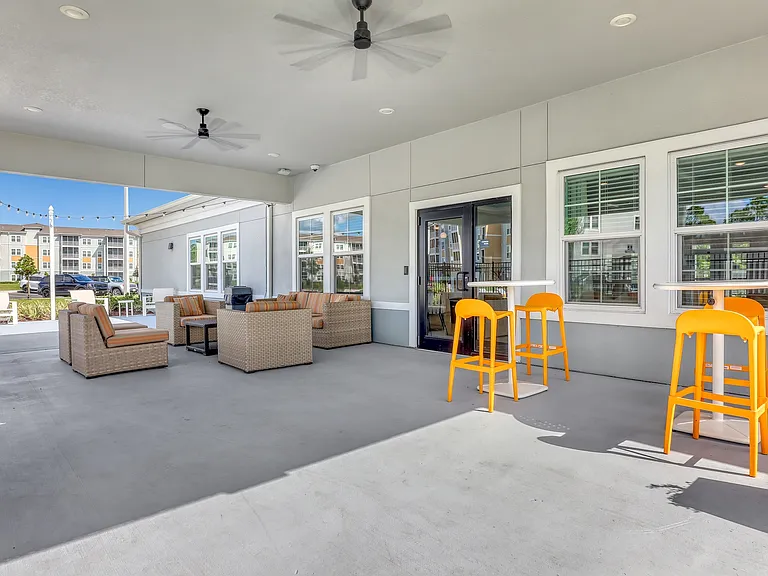 Palm Breeze Apartments — Photo 54