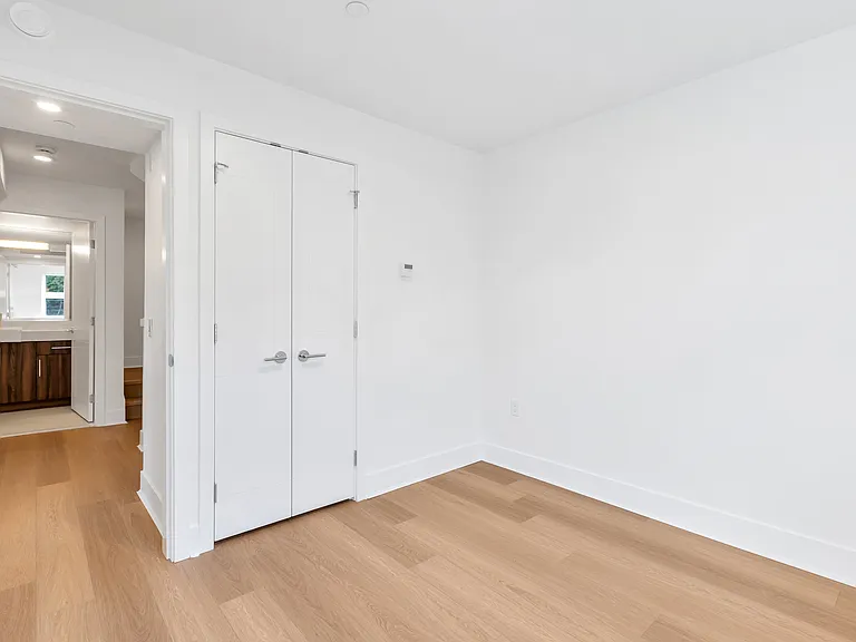 4575 Granville St — Photo 24