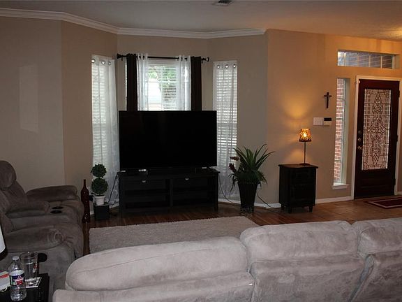 2nd image of 6022 Spanish Oak Dr